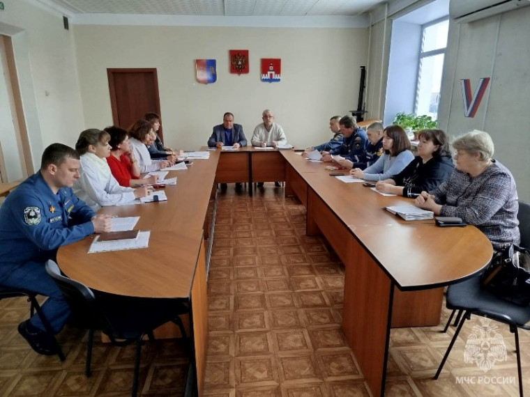В Юрьевецком муниципальном районе проведено заседание КЧС и ОПБ!. В Юрьевецком муниципальном районе проведено заседание КЧС и ОПБ!.